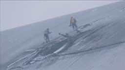 Dano em estrutura de Chernobyl por ataque de drone russo