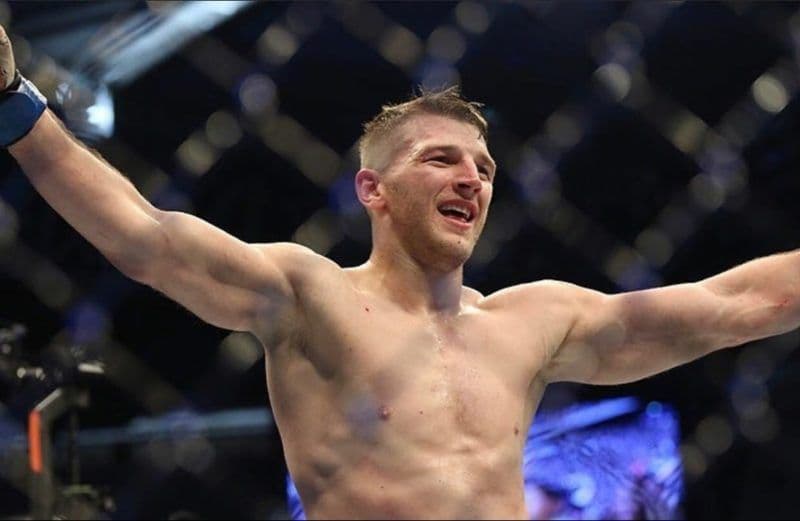 Dan Hooker planeja retorno ao MMA em junho