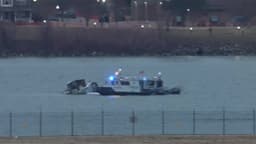 Helicóptero confunde luz brilhante com avião em Washington