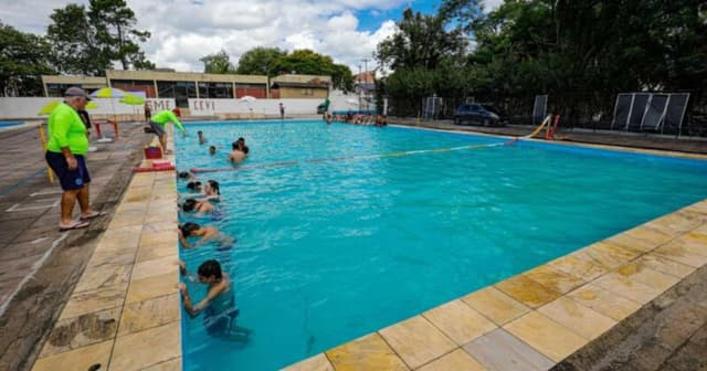Feriado fecha piscinas públicas em Porto Alegre