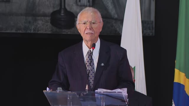 Sarney revela desafios como primeiro presidente pós-ditadura