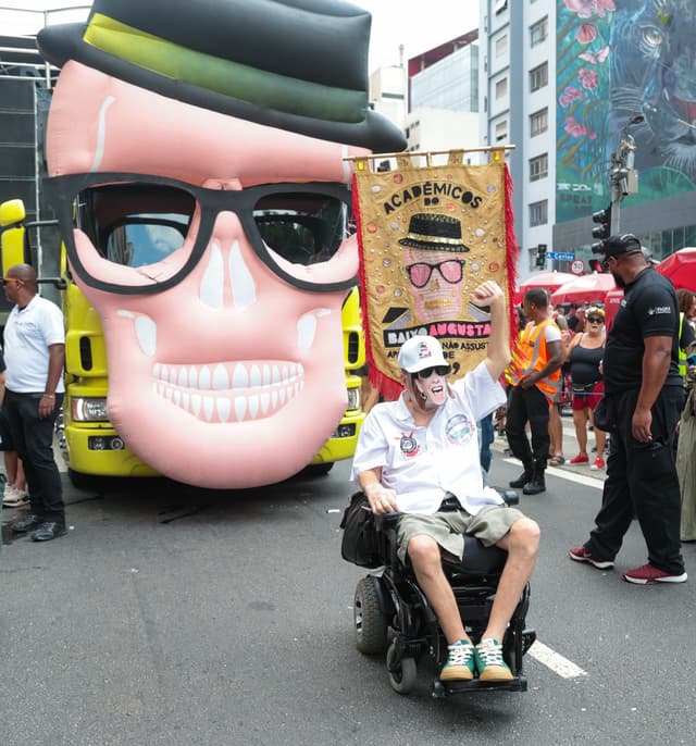 Marcelo Rubens Paiva brilha no carnaval de São Paulo