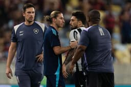 Filipe Luís revela motivo da briga após Fla x Botafogo