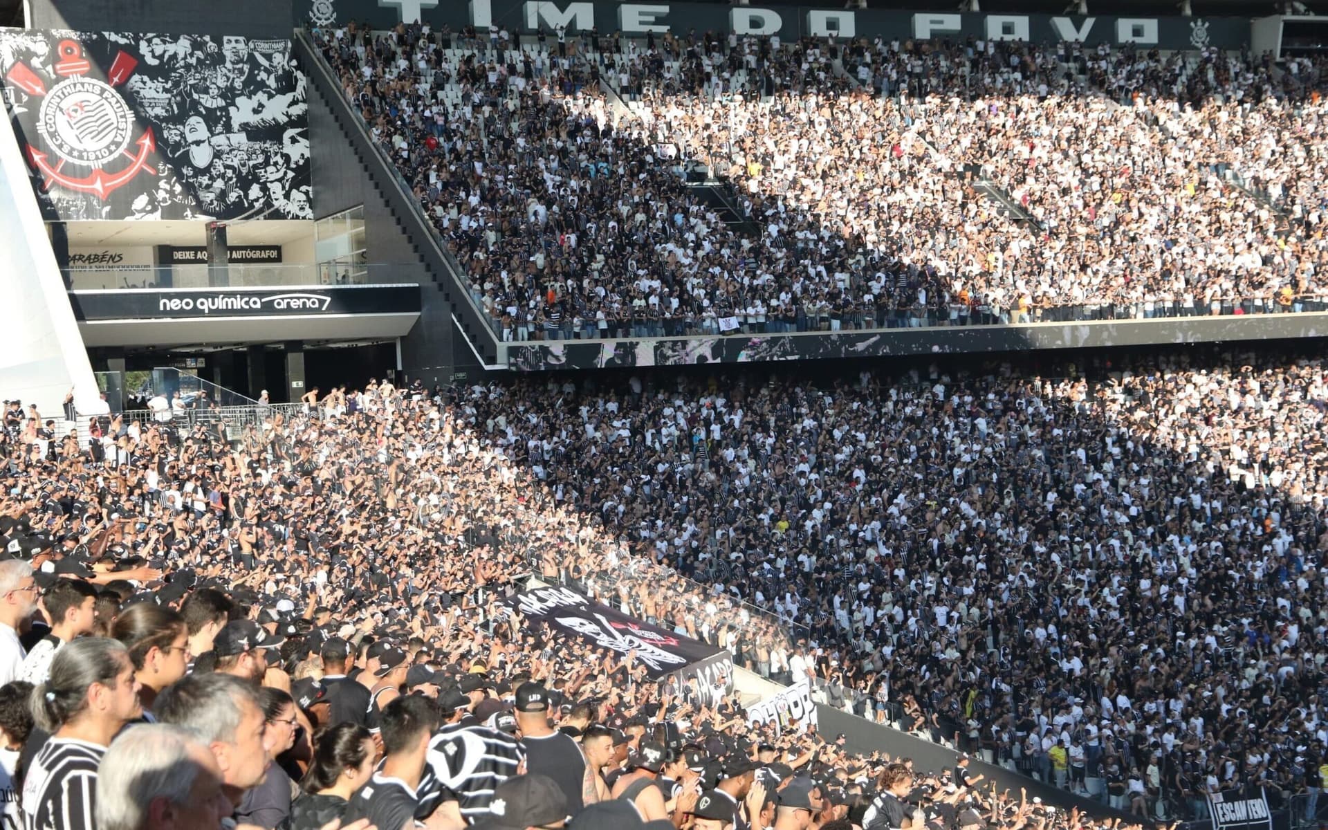 Gaviões da Fiel Rejeita Proposta de Ronaldo para o Corinthians
