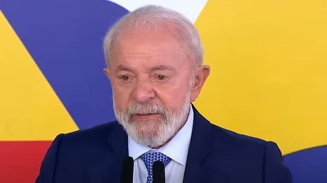 Lula promete avanços na reforma agrária ao MST