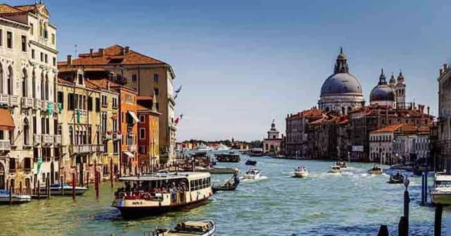 As Melhores Cidades para Passeios de Barco em 2025