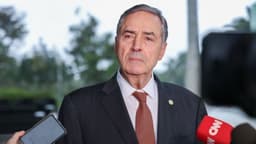 Barroso critica negativismo e defende Brasil sustentável