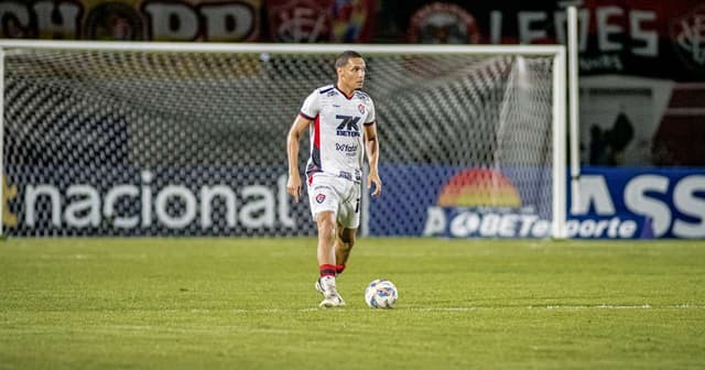 Vitória empata com Altos e perde a liderança