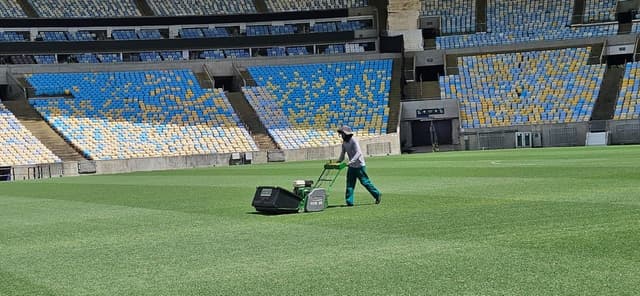 Jogadores se manifestam contra gramados sintéticos no Brasil