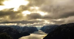 Descubra os Fiordes Mais Deslumbrantes do Mundo