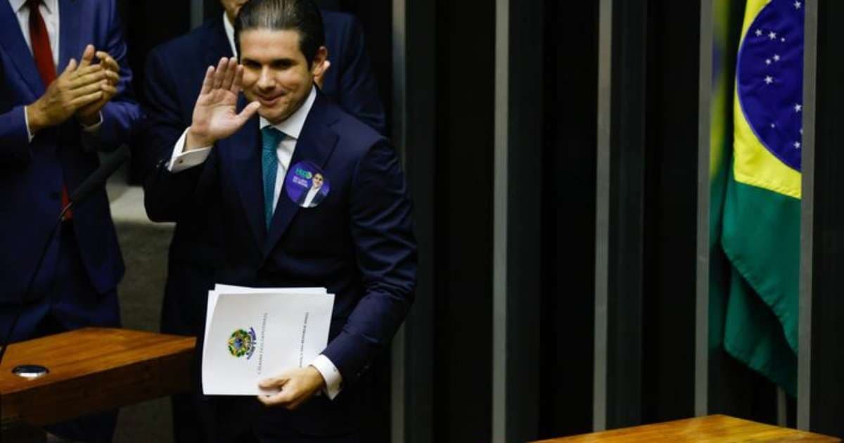 Hugo Motta critica uso de bonés no Congresso