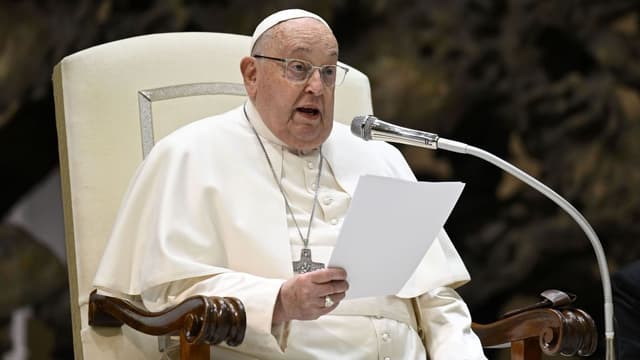 Papa Francisco interrompe ventilação mecânica, confirma Vaticano