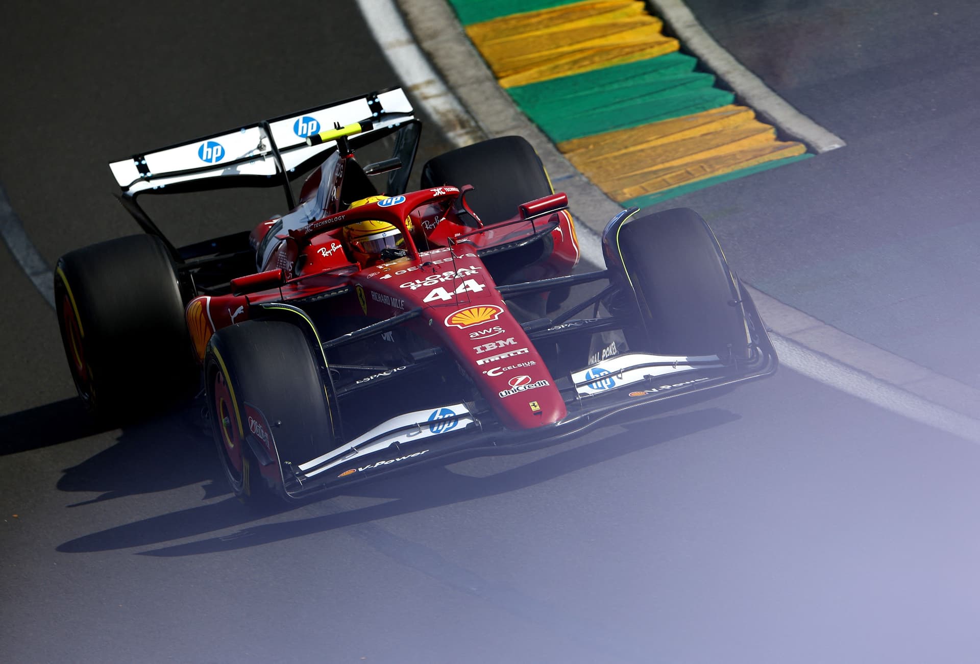 Leclerc lidera treino na Austrália; Hamilton em 5º lugar