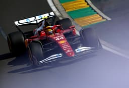 Leclerc lidera treino na Austrália; Hamilton em 5º lugar