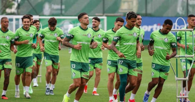 Palmeiras mantém revezamento e busca vitória contra o Bragantino