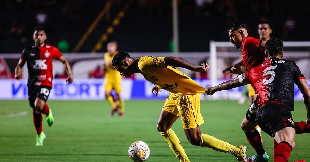Vitória vence Sport e lidera Copa do Nordeste