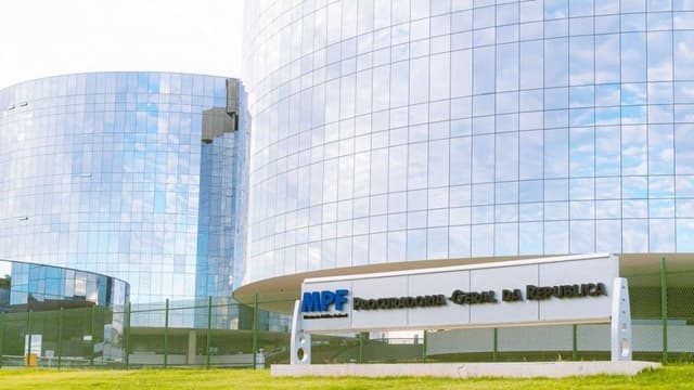 PGR se opõe a pedido de Bolsonaro sobre julgamento