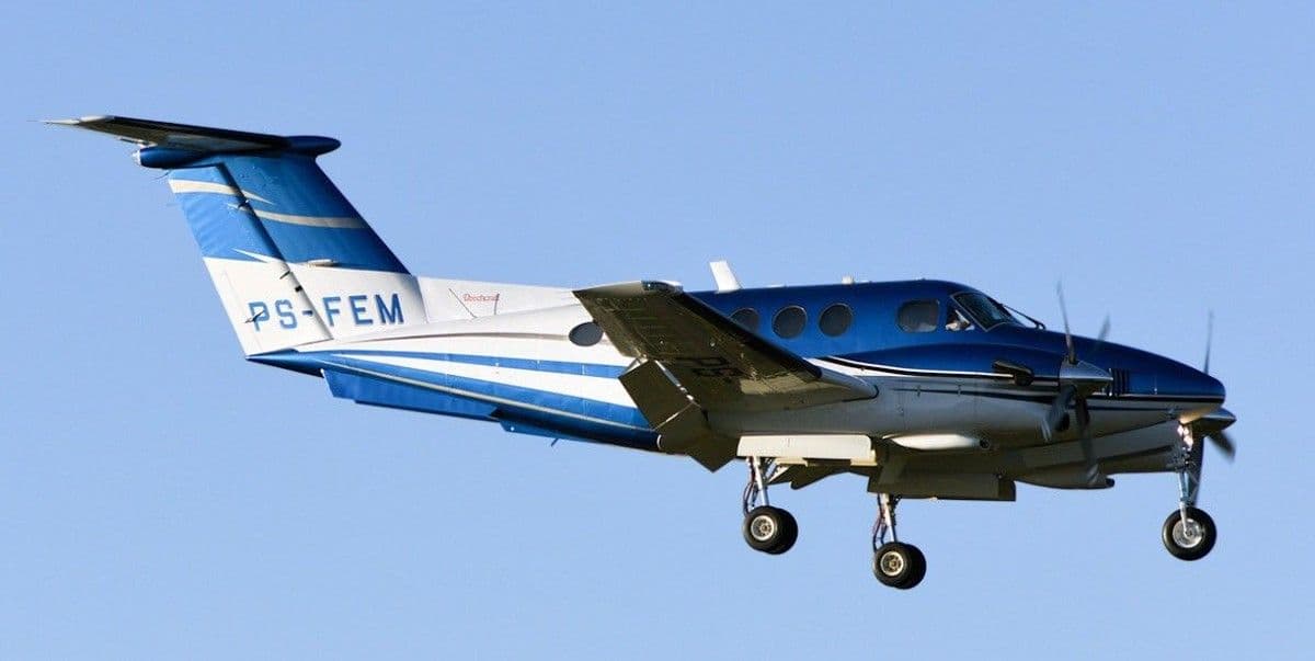 Avião King Air F90 cai na Barra Funda, SP