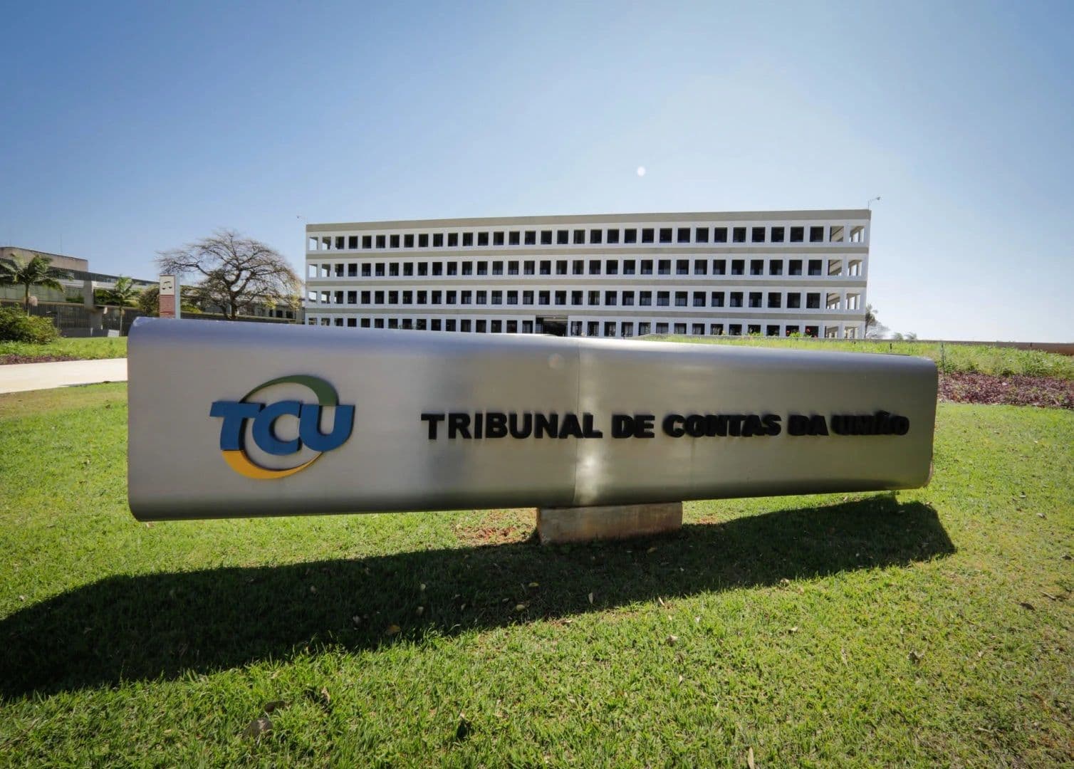 TCU reavalia abono salarial e previne impacto no orçamento