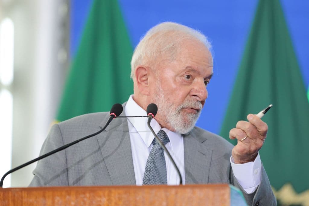 Lula busca resgatar apoio de movimentos sociais na reforma