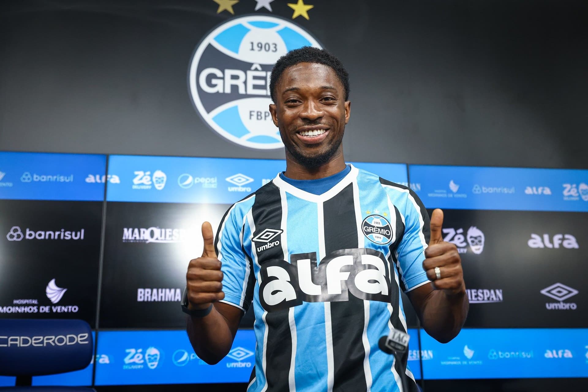 Grêmio ultrapassa limite de estrangeiros no elenco