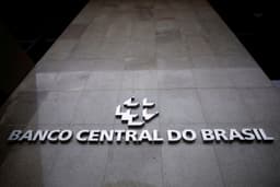Banco Central pede cautela na concessão de crédito