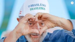 Lula troca foto e adota boné Brasil é dos brasileiros