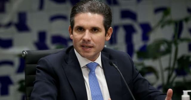 Hugo Motta critica atos de 8 de janeiro e posiciona-se sobre anistia