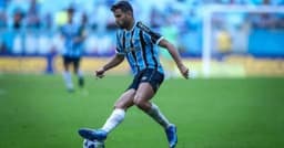 Vitória contrata Pepê do Grêmio por R$ 1,2 milhão