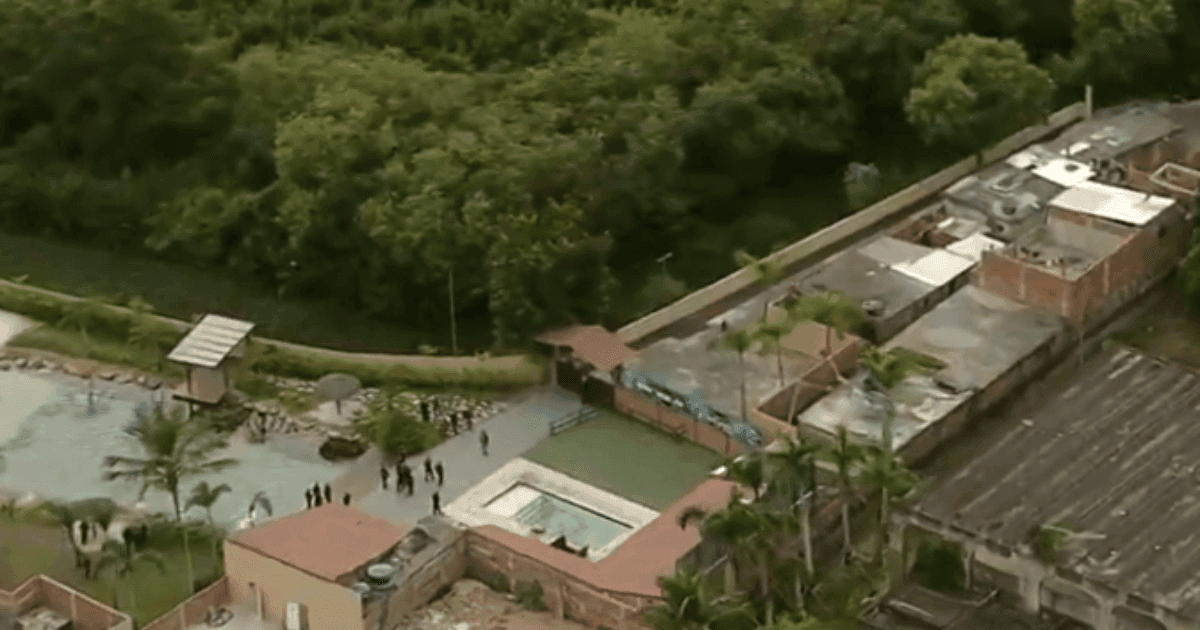Operação policial demoliu resort de traficante no RJ