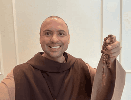 Apoio de parlamentares a frei Gilson em meio a críticas