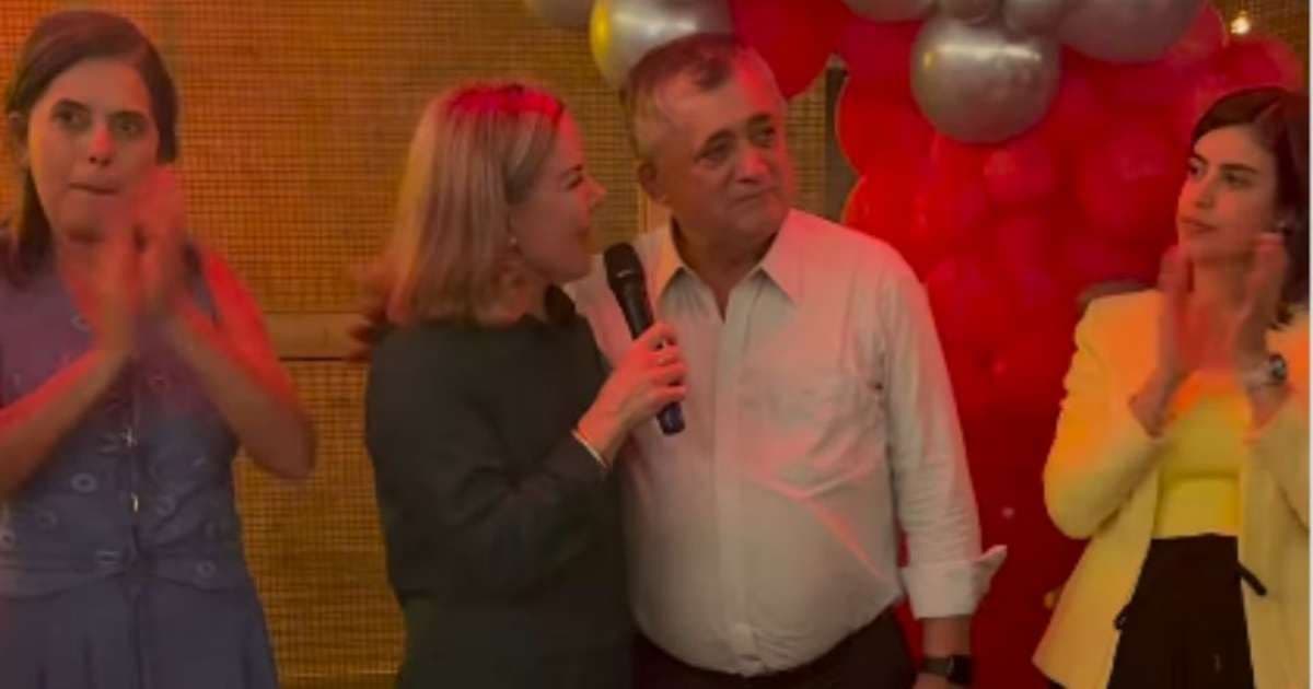 Petistas Comemoram Denúncia Contra Bolsonaro em Aniversário