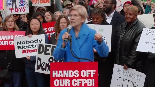 Democratas enfrentam desafios enquanto Trump ganha força