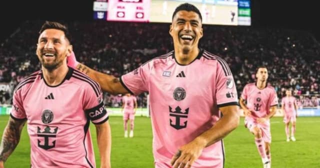 Messi e Suárez surpreendem torcedores em bares da Flórida