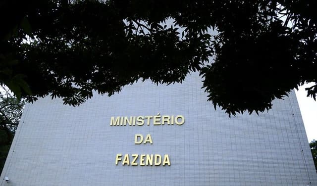 Desaceleração econômica no Brasil gera debate sobre PIB potencial