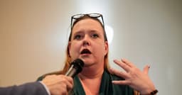 Trump Enfrenta Congresso e Frustra Eleitores Democratas