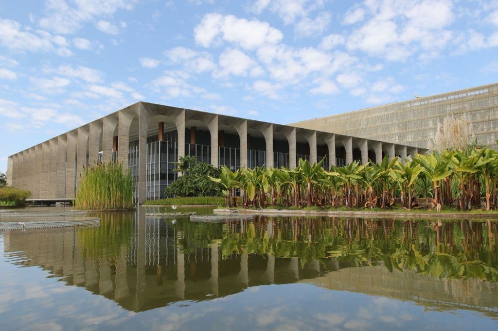 Brasil Critica Suspensão de Ajuda Humanitária em Gaza