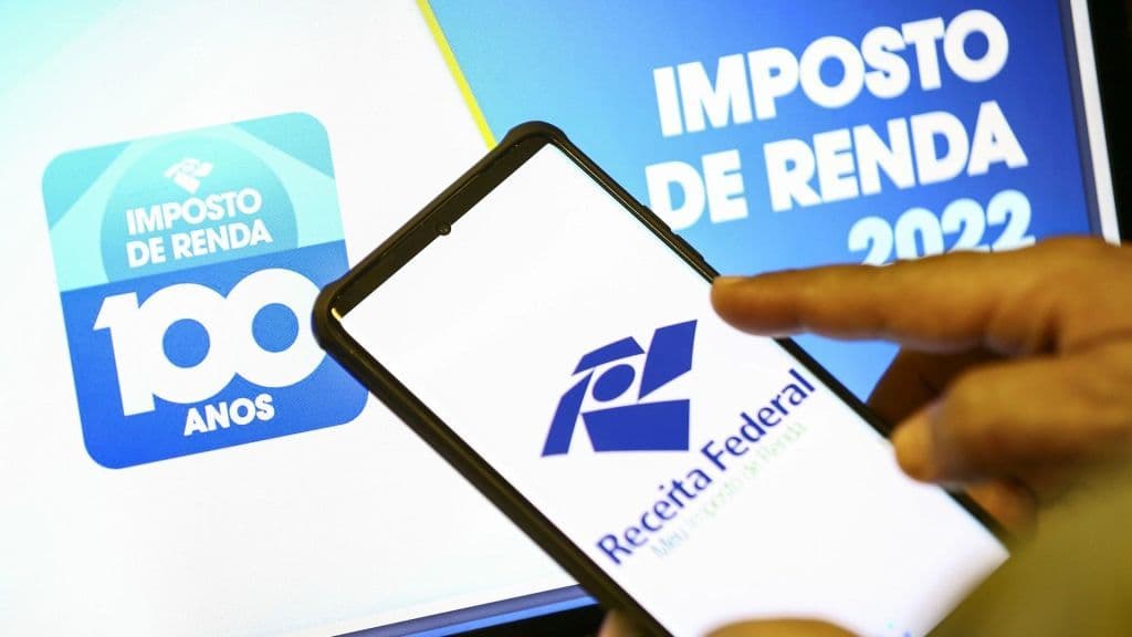 Lula promete isenção do Imposto de Renda em breve