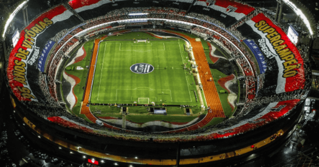 Zubeldía elogia coletivo e torcida após vitória no clássico