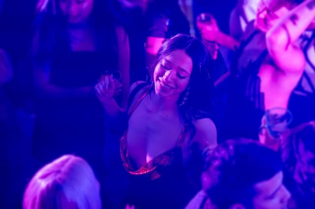 Anora conquista Oscar e impressiona com lucro excepcional