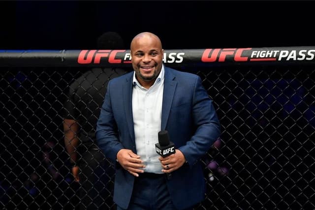 Renato Moicano é sugerido para substituir Dan Hooker no UFC 313