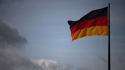 Alemães votam em eleições antecipadas para novo parlamento