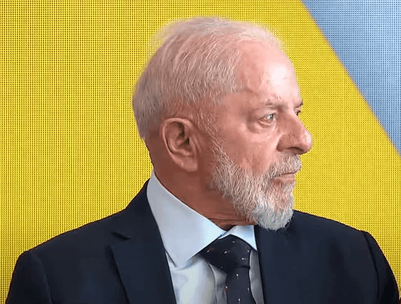 Lula Renova Comunicação para Aumentar Aprovação Popular