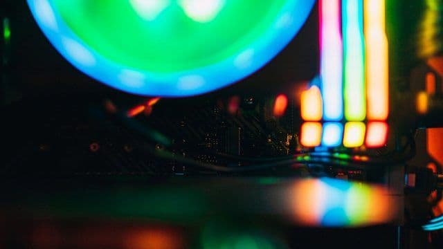 Jogador recebe placa de vídeo antiga como presente do pai