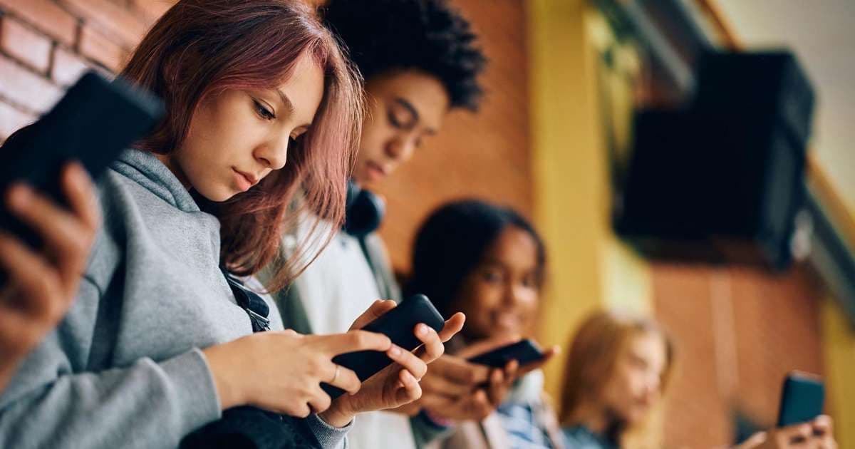 Estudo revela que proibição de celulares não melhora desempenho escolar