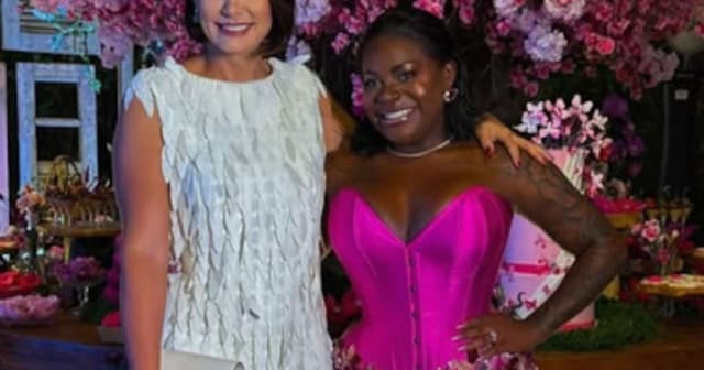 Jojo Todynho comemora aniversário com Michelle Bolsonaro
