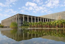 Governo encerra isenção de visto para turistas estrangeiros