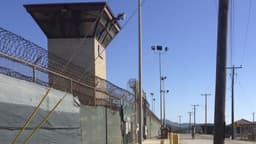 EUA enviam voo militar para imigrantes à Guantánamo