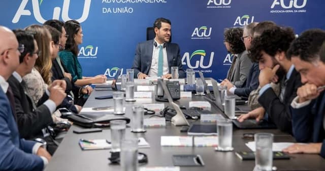 Estados Unidos avaliam regulação de redes sociais