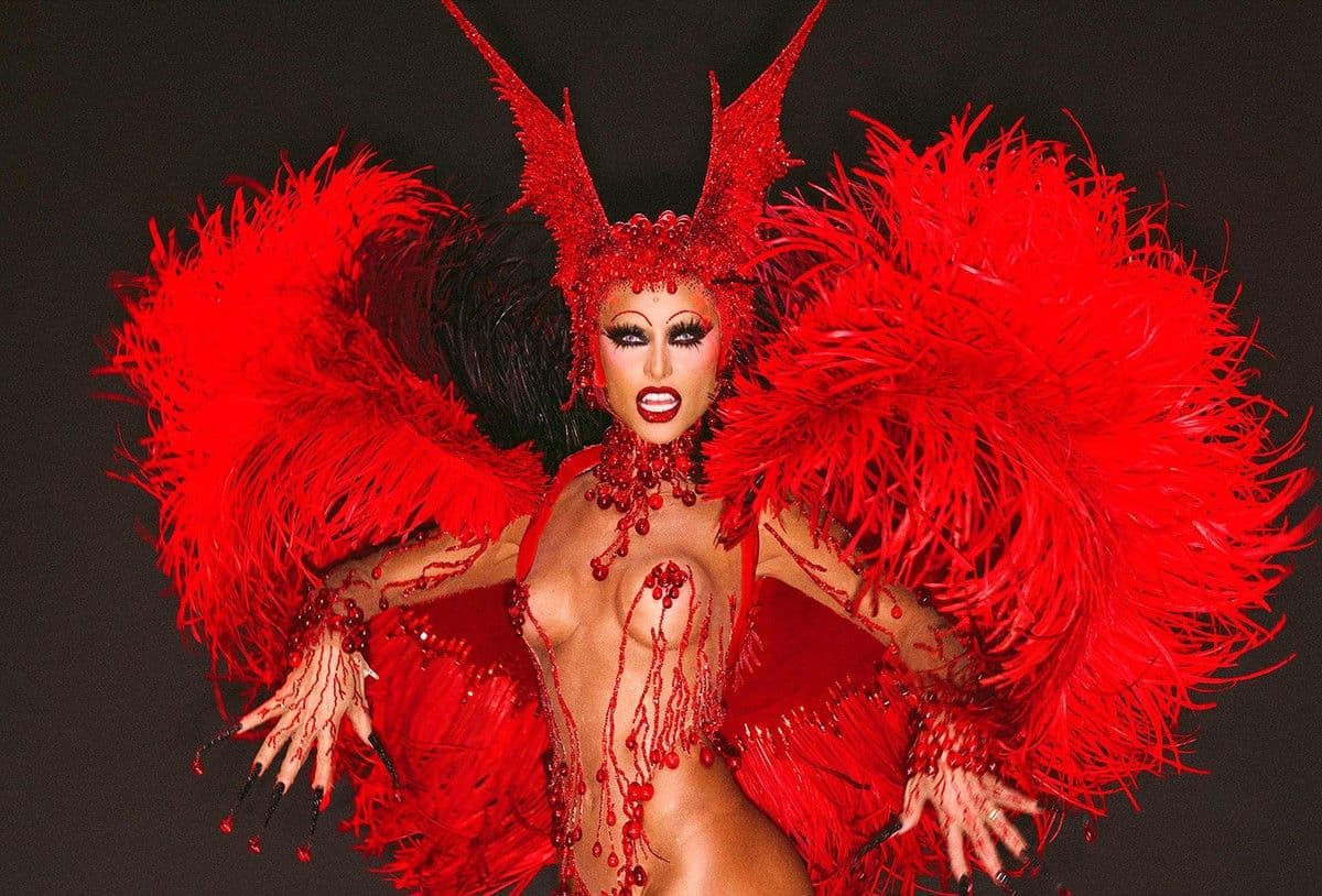 Sabrina Sato brilha como Rainha VampVila no Carnaval 2025